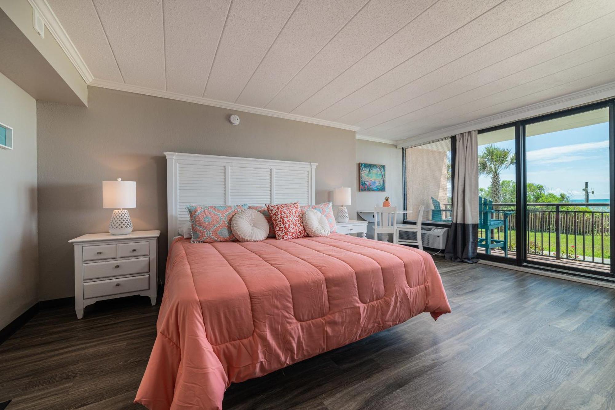 Ground Floor Ocean Front Studio - Caravelle Resort 124 Myrtle Beach Extérieur photo