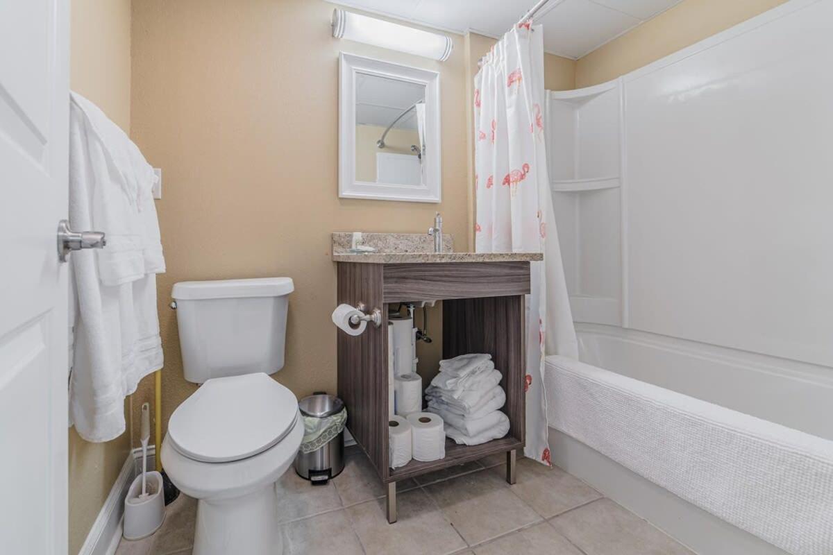 Ground Floor Ocean Front Studio - Caravelle Resort 124 Myrtle Beach Extérieur photo