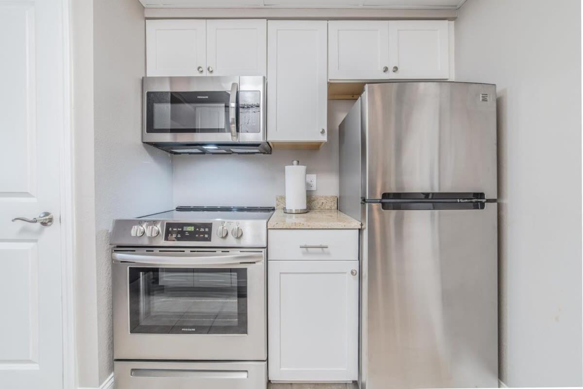 Ground Floor Ocean Front Studio - Caravelle Resort 124 Myrtle Beach Extérieur photo